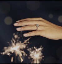 RECARLO Anniversary solitario con diamanti sul gambo ct 0,47 D color RECARLO Anniversary solitario con diamanti sul gambo ct 0,47 D color