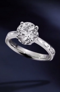 RECARLO Anniversary solitario con diamanti sul gambo ct 0,47 D color