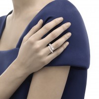 Recarlo Anello contrari in oro bianco con diamanti a scalare